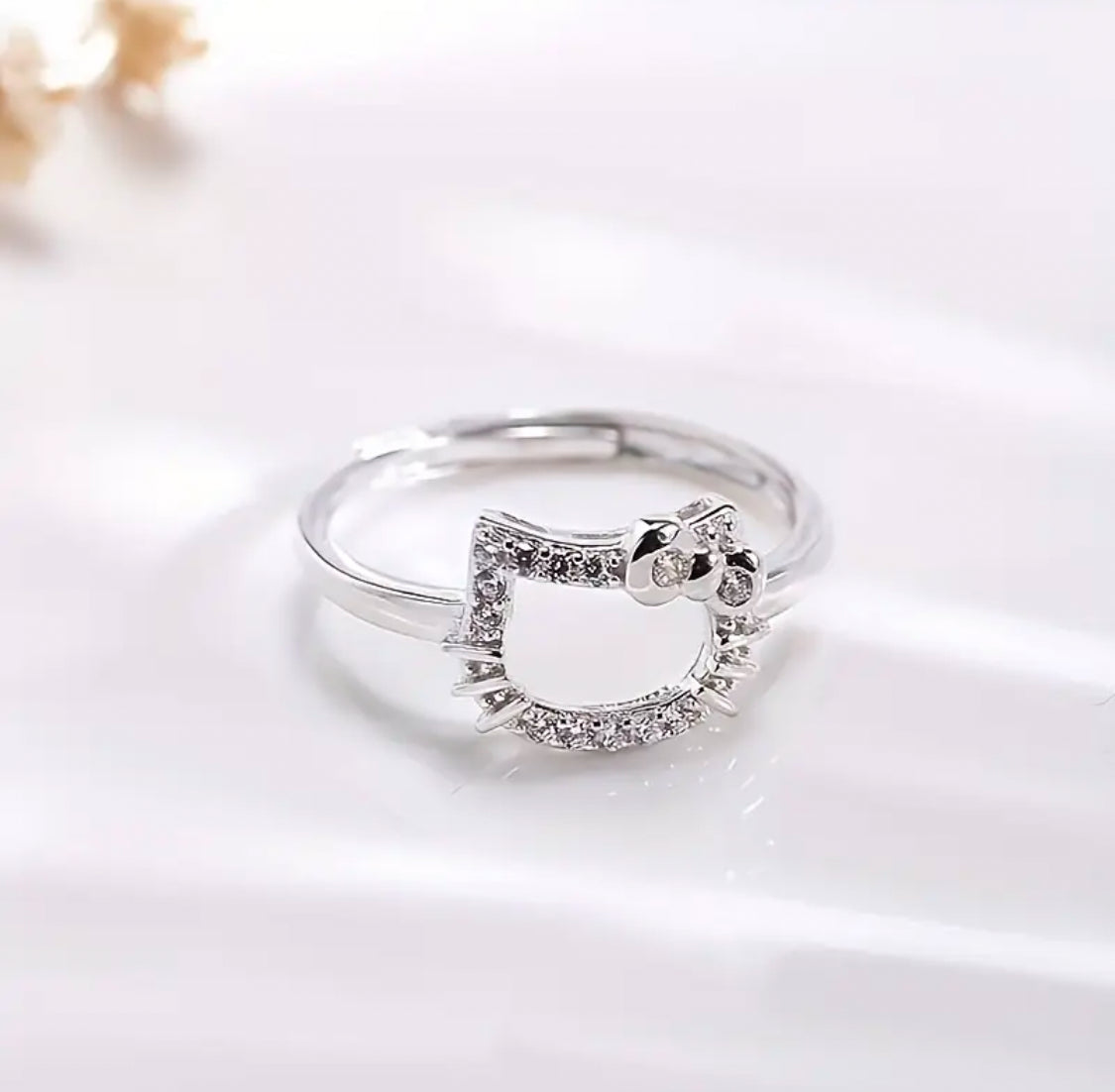 Sanrio silver hello kitty ring